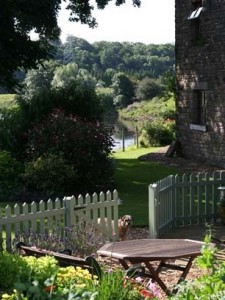 Riverside-Barn